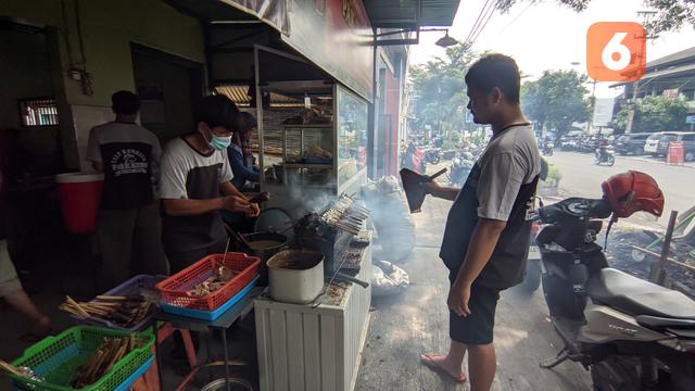 Legitnya Olahan Sate Buntel Haji Kasdi Solo ini Bikin Nagih