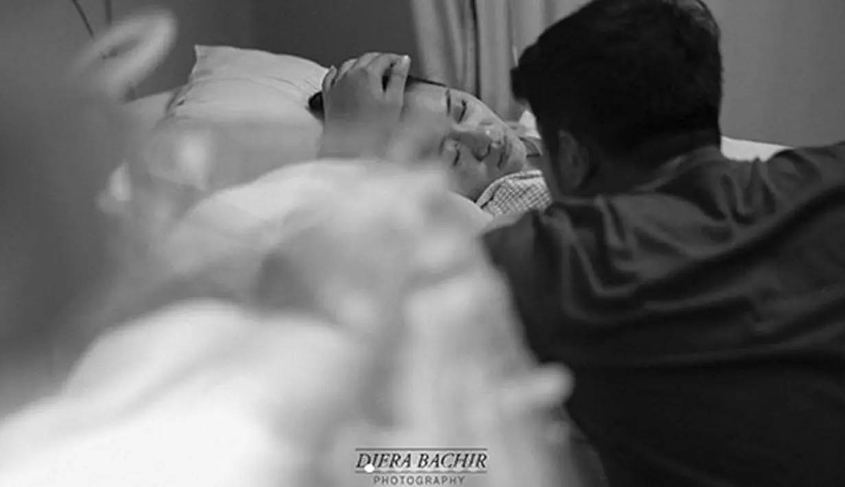 Pemeran Kokom dalam sinetron Dunia Terbalik itu mengungkapkan banyaknya drama jelang proses melahirkan. Tapi, ia bersyukur bisa menjalani proses dengan lancar. (Instagram/ryana_dea)