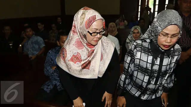 Ratu Atut Jalani Sidang Perdana Kasus Alat Kesehatan