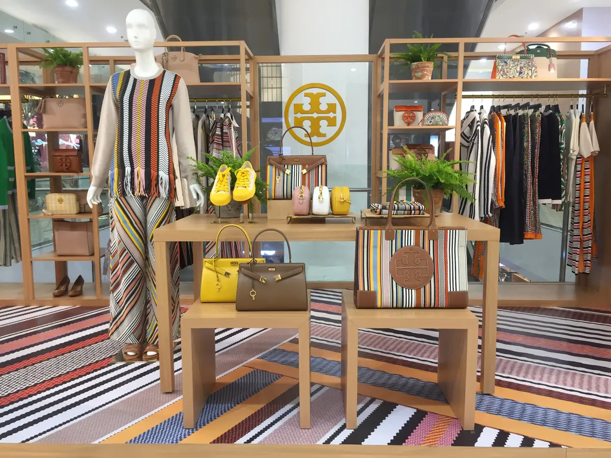 Harga sepatu tory burch di plaza senayan discount