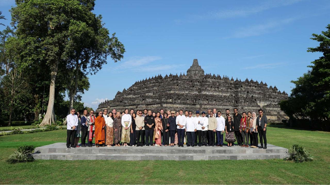 Prabowo ajak Presiden Prancis Emmanuel Macron keliling Candi Borobudur