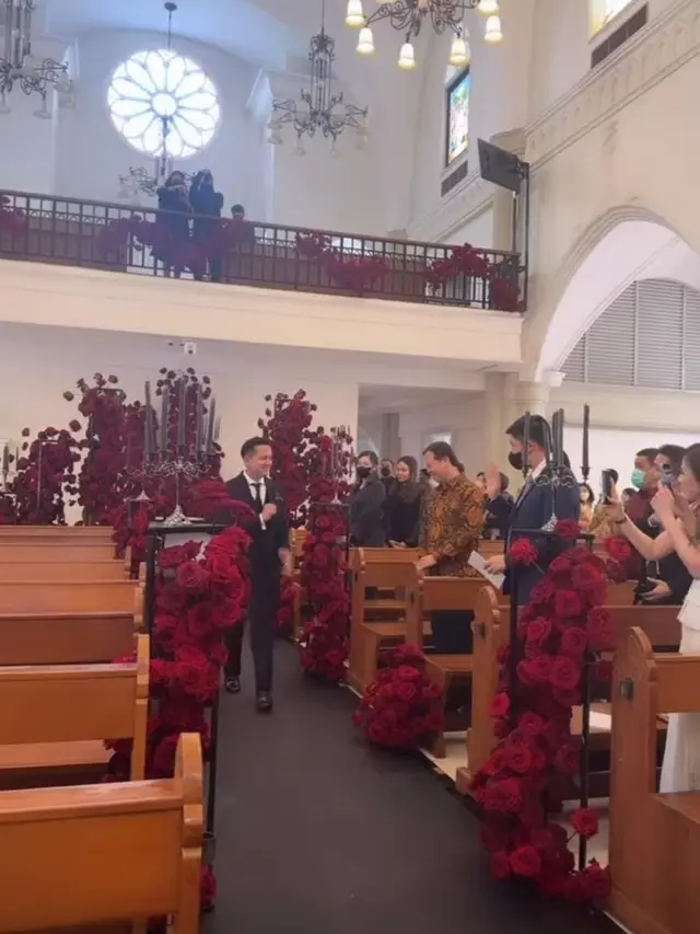 Kabar bahagia, Angel Pieters resmi menikah