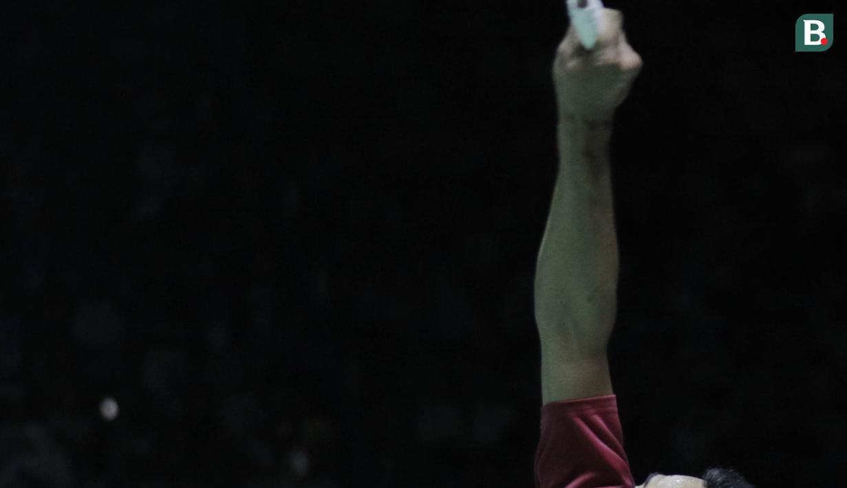 Tunggal putra Indonesia, Tommy Sugiarto, saat melawan wakil Taiwan, Chou Tien Chen, pada Indonesia Open di Istora Senayan, Kamis, (5/7/2018). Tommy SUgiarto menang 21-13 14-21 21-18. (Bola.com/M Iqbal Ichsan)