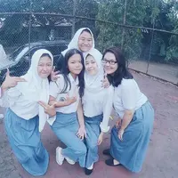 Padupadankan gaya dengan seragam putih abu-abu, kamu pernah nggak?