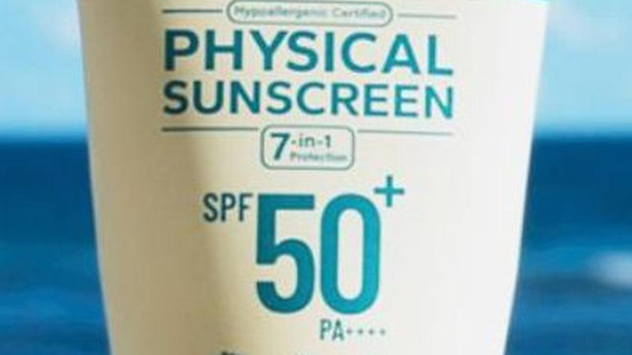 5. Gunakan Sunscreen Minimal SPF 30 PA++++ untuk Kegiatan di Luar<br>