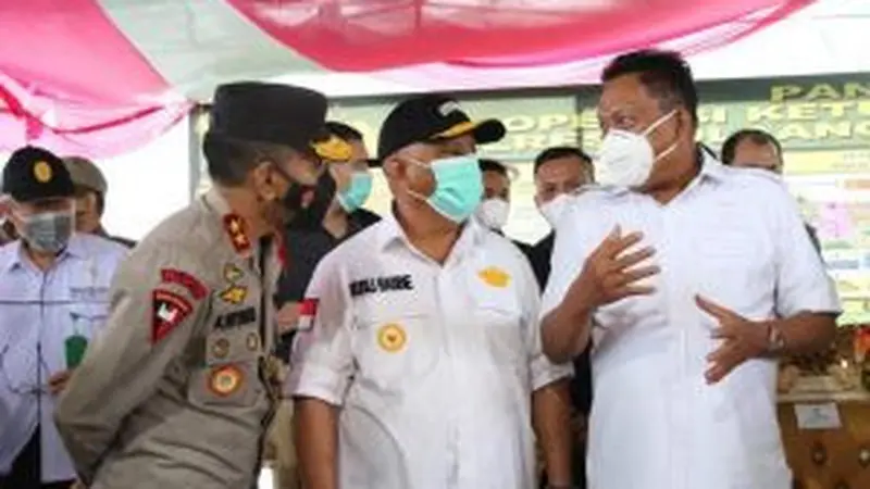 Gubernur Sulut Olly Dondokambey mengunjungi wilayah perbatasan Sulut dan Gorontalo dalam rangka meninjau pos penyekatan larangan mudik saat Idulfitri 1442 H.