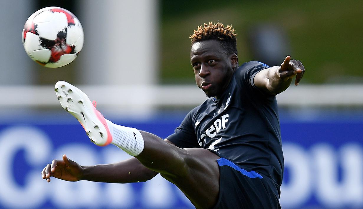 Manchester City membeli Mendy dari AS Monaco seharga 50 juta euro (Rp 764 miliar). Pemain 23 tahun itu dikontrak selama lima tahun. (AFP/ Franck Fife)