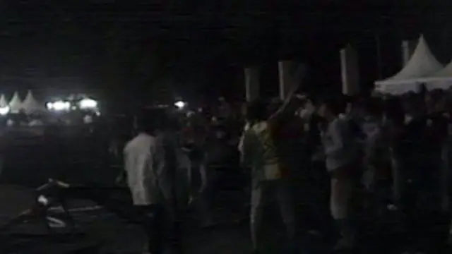 [VIDEO] Konser Slank Rusuh, Pembatas Besi GBK Roboh
