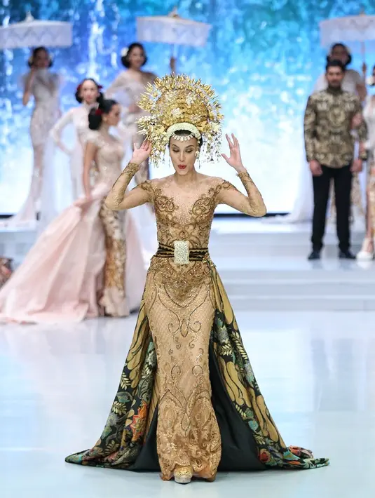 Sophia Latjuba Indonesia Fashion Week 2018