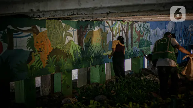 Pembuatan Mural di Kolong Jembatan Pegangsaan