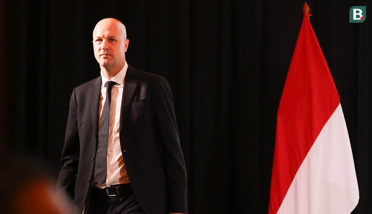 Jordi Cruyff resmi diperkenalkan diperkenalkan ke publik sebagai penasihat teknik PSSI di Hotel Mulia Senayan, Jakarta, Selasa (11/3/2025) sore. (Bola.com/Abdul Aziz)