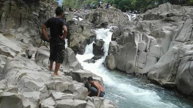 Yuk hilangkan stres di wisata alam celebes canyon di Kabupaten Barru, Sulsel (Liputan6.com/ Eka Hakim)