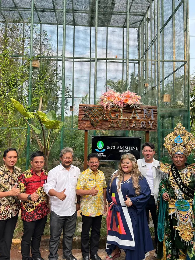 Peresmian Glam Aviary, taman burung yang terletak di Wisata Kampung Danau Kalpataru, Perumahan Banjar Wijaya, Kelurahan Poris Plawad, Kecamatan Cipondoh, Banten.