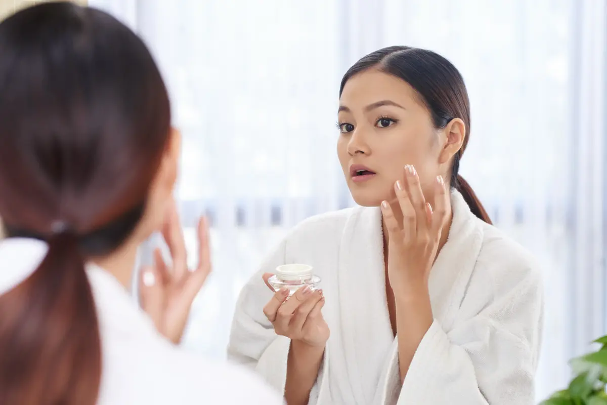 Baru Mulai Rutin Menggunakan Skincare di Usia 30 Tahun, Terlambat Nggak Sih?