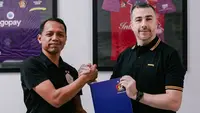 M. Syahid Nur Ichsan yang telah tiga musim menjabat sebagai manajer tim akan dipromosikan menduduki posisi baru Direktur Operasional Persik Kediri. Sementara jabatan lama diserahkan kepada Rachmad Tri Kuncara. (Dok Persik)
