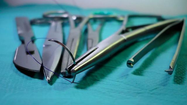 Ilustrasi gunting bedah