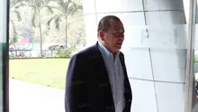 Ketua Umum PSSI, La Nyalla Mattalitti saat berdiskusi saat berada di Kantor PSSI, Senayan, Jakarta. (Bola.com/Nicklas Hanoatubun)