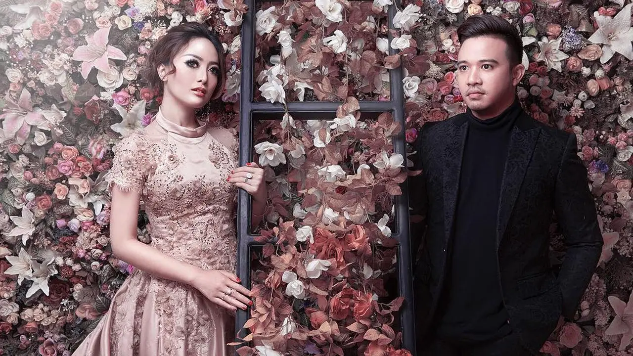 [Bintang] Cinta Ratu Nansya dan Roby Geisha