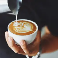 Mitos: Minum Kopi dan Teh Dilarang untuk Ibu Menyusui | copyright pexels.com/Chevanon Photography