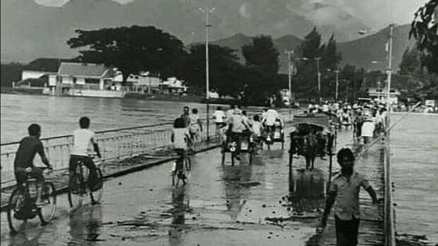 Jembatan tua yang pernah menjadi akses penting di Kediri.