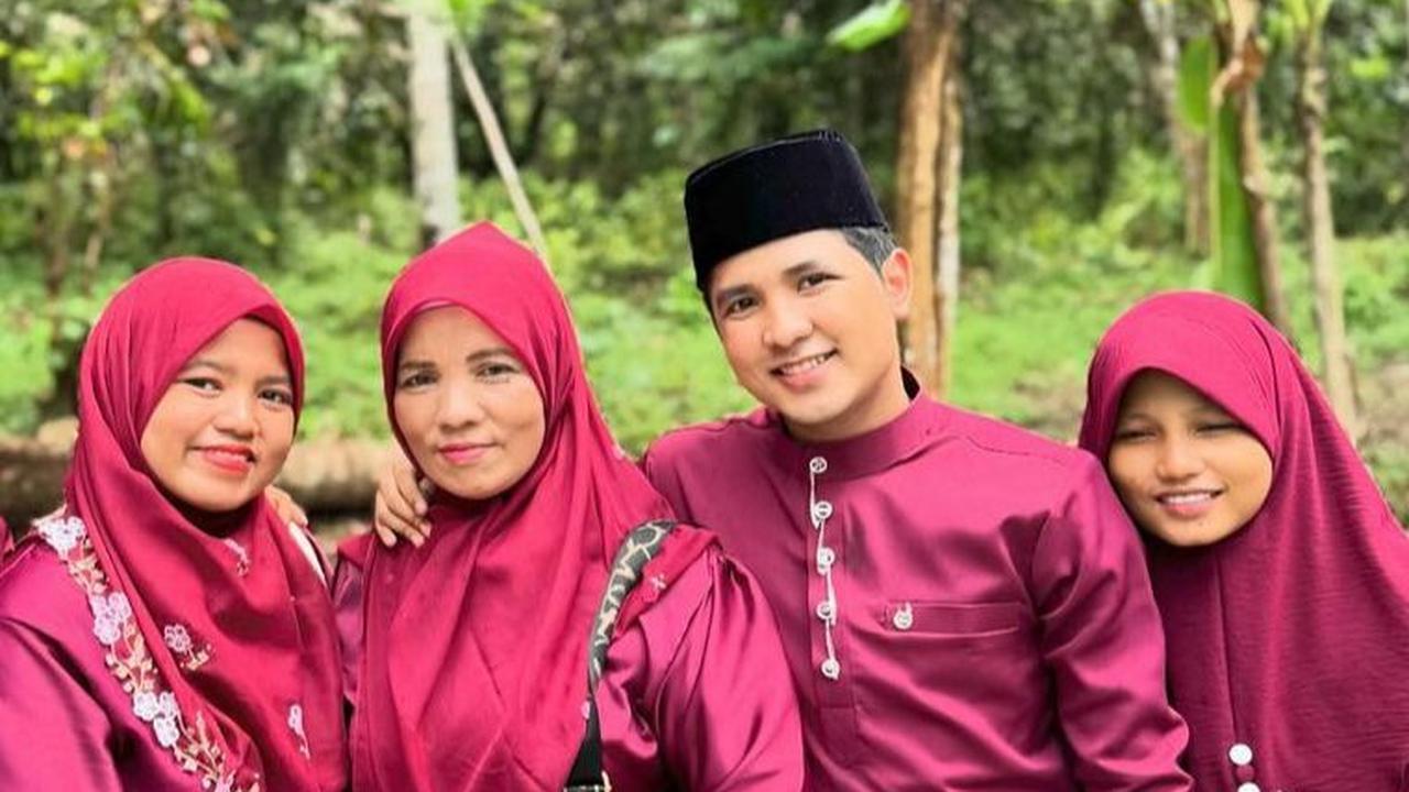 Lahir dari Keluarga Kurang Mampu <br>