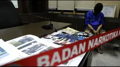 Badan Narkotika Nasional (BNN) mengungkap kasus dugaan tindak pidana pencucian uang (TPPU) dengan pidana asal pengedaran narkoba yang diduga dilakukan bandar besar HUS. HUS sulit ditangkap karena mengaburkan identitasnya dengan menjadi santri sebuah pesan