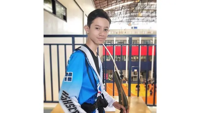Tak seperti kedua orangtuanya yang berprofesi sebagai musisi, Rizky memilih untuk menekuni bidang olahraga panahan