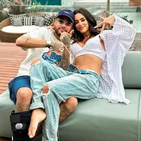 Lewat akun Instagram pribadinya, pesepak bola asal Brasil itu mengakui perselingkuhannya dan membuat surat terbuka permintaan maafnya untuk sang kekasih Bruna Briancardi yang saat ini tengah hamil. [Foto: IG/brunabiancardi/neymarjr].