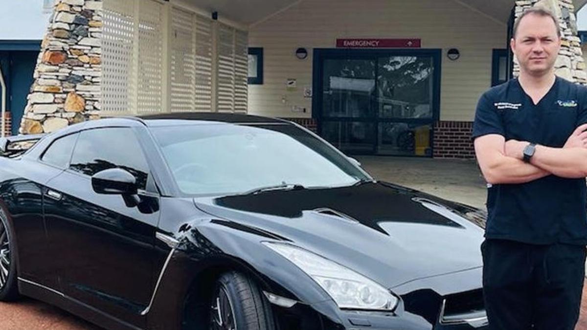 Dokter Ini Ingin Jadikan Nissan GT-R Miliknya sebagai Ambulans