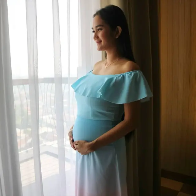 7 Gaya Baby Bump Faby Marcelia Pemeran Cucu dalam Sinetron Dunia Terbalik
