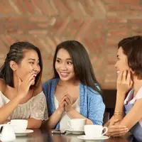 Curhat ke teman./Copyright DepositPhotos