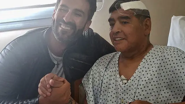 Dokter Leopoldo Luque saat bersama Diego Maradona