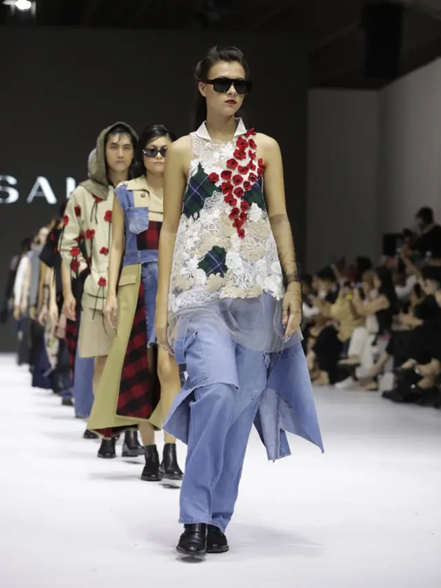 Fashion show “Unlock Million Hairstyles, Own Million Runways”