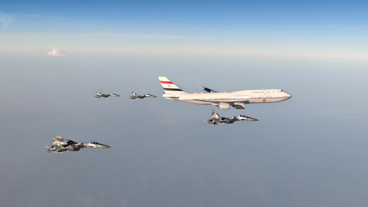 Egyptian President El‑Sisi’s Jakarta arrival escorted by six Indonesian fighter jets