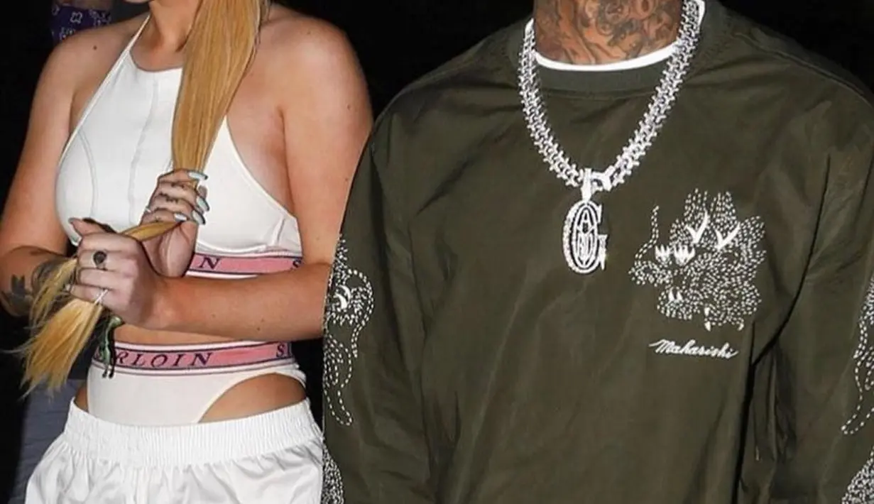 Dilansir dari Cosmopolitan, keduanya terlihat bergandengan tangan saat menghadiri salah satu pesta di sana. (Twitter/IggyToday)