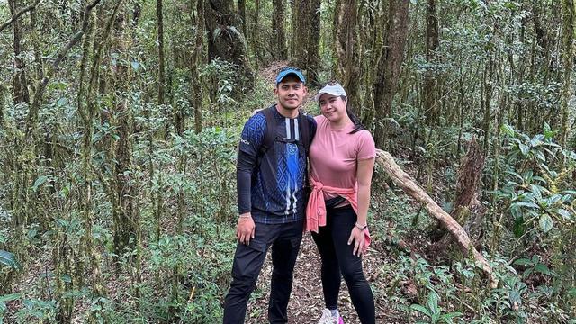 Pendaki saat berada di Gunung Lesung, Bali. (Dok: Instagram @yogapandita)