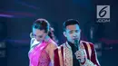 Ekspresi pedangdut Fildan dan Zaskia Gotik saat tampil dalam Indonesian Dangdut Awards 2018 di Studio 5 Indosiar, Jakarta, Jumat (12/10). Mereka membawakan lagu Koi Mil Gaya dan Tum Hi Ho. (Liputan6.com/Faizal Fanani)