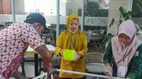 Selain Mudah, Bikin Batik Ciprat Juga Bisa Jadi Cara Healing bagi Penyandang Disabilitas. Foto: Dok Pribadi.