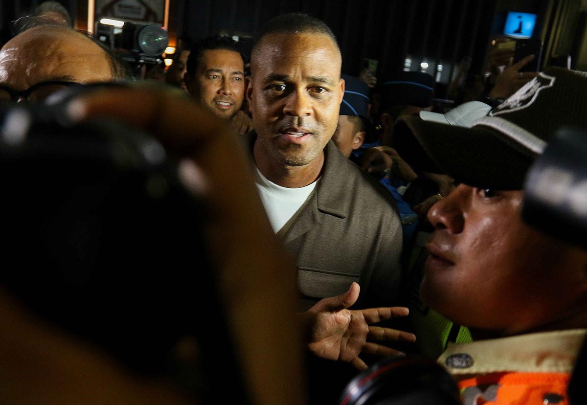 Foto: Momen Patrick Kluivert Tiba di Indonesia