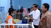 Presiden Jokowi lakukan sidak pelayanan BPJS Kesehatan di RSUD Abdul Moeloek Lampung. (Foto: Sekretariat Negara)