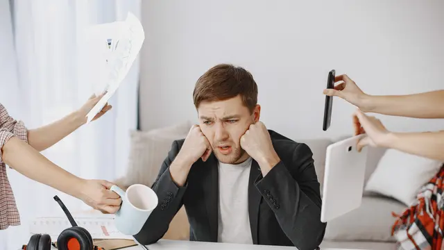 Tidak Bisa Membuat Keputusan dan Terlalu Percaya Diri [Dok/freepik.com]