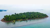 Ramai Pulau Kerengge di Selat Singapura Dijual Rp12 Miliar, Dianggap Terlalu Murah. (Dok: TikTok&nbsp;@fhomesjkt)