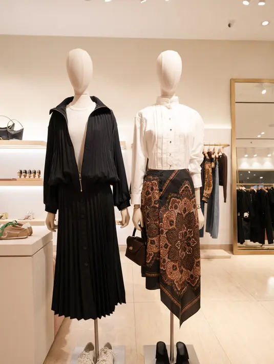 Koleksi Sandro Fall Winter 2026 ini, menampilkan kebebasan serta mencerminkan transisi penuh semangat bebas lmenuju musim dingin. / Foto dok: Sandro.