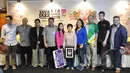 Sejumlah pihak terkait seusai konferensi pers Java Jazz Festival 2015 di Jakarta, Rabu (4/3).. Festival ber tema "Exploring Indonesia" tersebut akan menampilkan sejumlah artis Internasional dan Nasional. (Liputan6.com/Faizal Fanani)