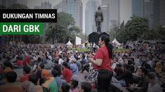 Berita video dukungan suporter sepak bola putra saat  timnas Indonesia U-23 berhadapan dengan Uni Emirat Arab pada 16 besar Asian Games 2018, Jumat (24/8/2018) di Stadion Wibawa Mukti, Cikarang.