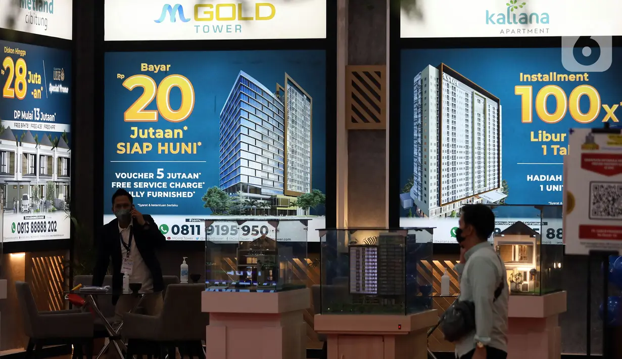 Orang-orang mengunjungi pameran Indonesia Properti Expo di Jakarta Convention Centre, Jakarta, Minggu (15/5/2022). Indonesia Property Expo atau IPEX 2022 dilaksanakan pada 15 hingga 22 Mei mendatang. Pameran tersebut melibatkan  41 developer/pengembang yang terdiri dari 11 pengembang subsidi dan 30 pengembang non subsidi. (Liputan6.com/Johan Tallo)