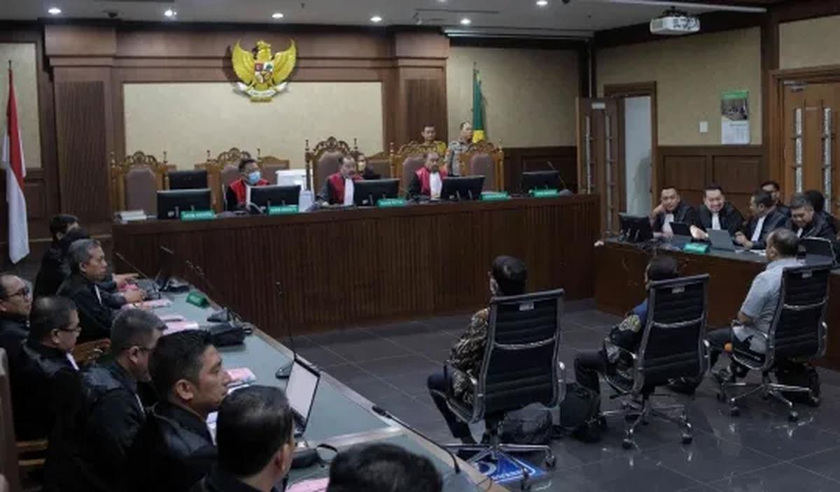 "Oleh karena itu, maka kami JPU memohon agar majelis hakim yang memeriksa dan mengadili perkara ini menjatuhkan putusan: menolak keberatan atau eksepsi terdakwa dan penasihat hukum terdakwa Johnny G Plate untuk seluruhnya," sambungnya.