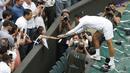 Kemenangan Djokovic di turnamen tenis Wimbledon 2021 ini merupakan kemenangan Grand Slam ketiganya pada tahun ini. Sebelumnya ia telah menyabet gelar Australia Open 2021 dan French Open 2021. (Foto: AP/Pool/Pete Nichols)