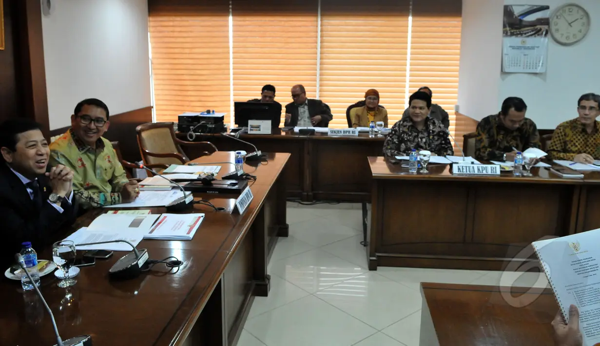 DPR bersama pemerintah melalui KPU sepakat akan kembali merevisi UU No 8 Th 2015 tentang Pemilihan Kepala Daerah (Pilkada) pada masa sidang ke-4 periode 2015-2019 yang dibuka pada 18 Mei 2015, Jakarta, Senin (4/5/2015). (Liputan6.com/Andrian M Tunay)