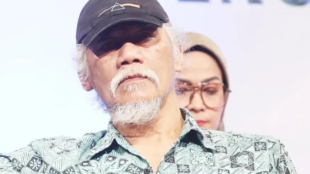 Kondisi Tio Pakusadewo Membaik, Dewi Perssik Berharap Bisa Main Film Bareng